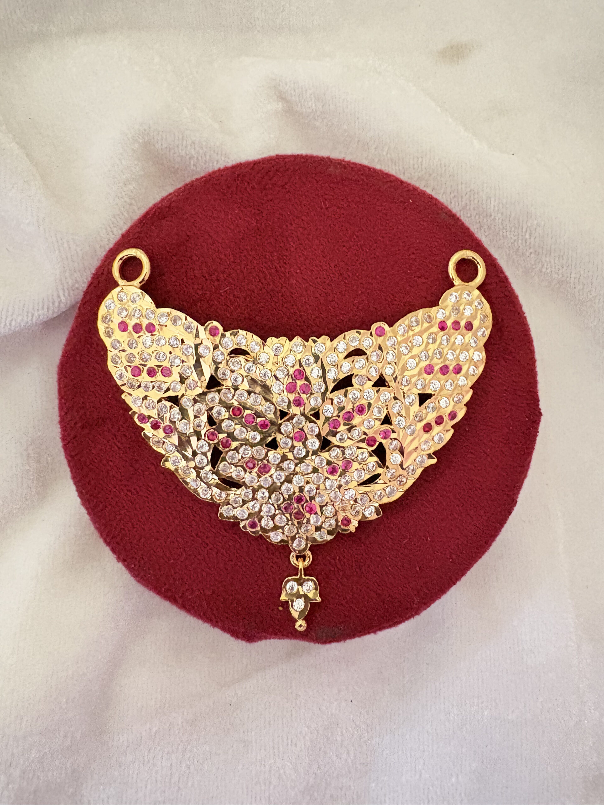 Spiritual V Shine – 234 Stone Pendant